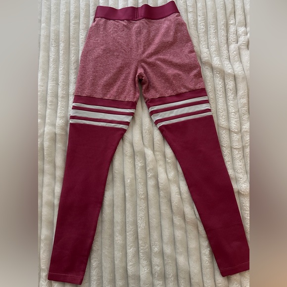 Bombshell Leggings - Picture 3 of 3